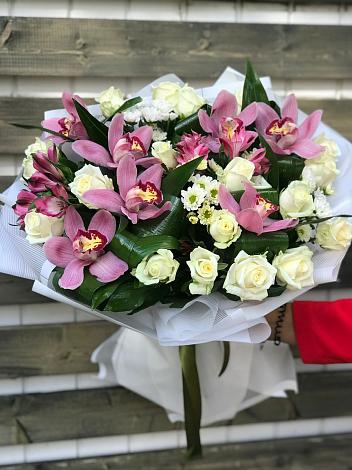Букет цветов из: Розы и Хризантемы в Ржавки