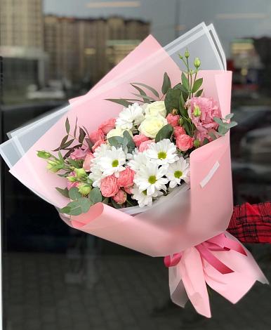 Букет цветов из: Розы, Лизиантусы и Хризантемы в Ржавки